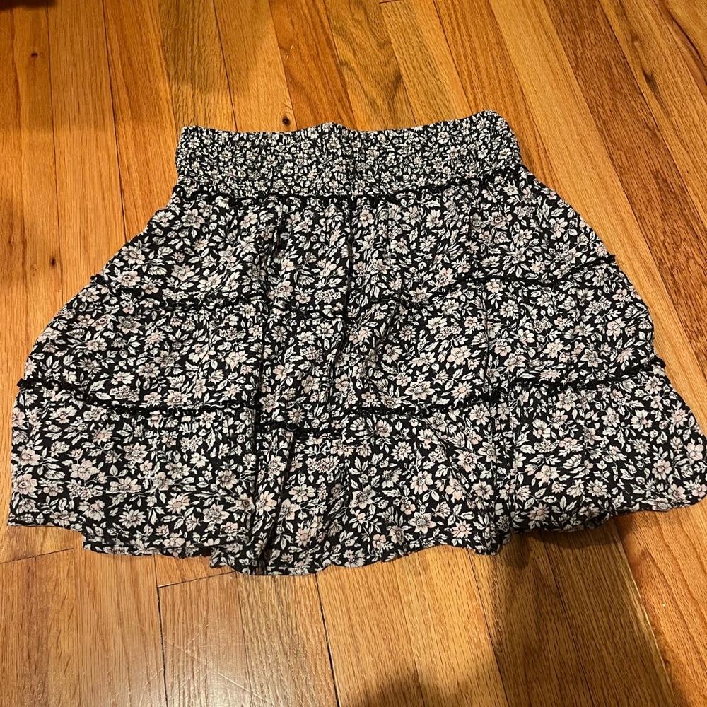 AMERICAN EAGLE FLORAL SKIRT
